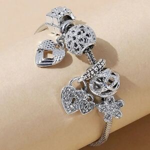 Pandora Style Silver Tone Charm Bracelet With 7 Charms Fashion‎ Jewelry New